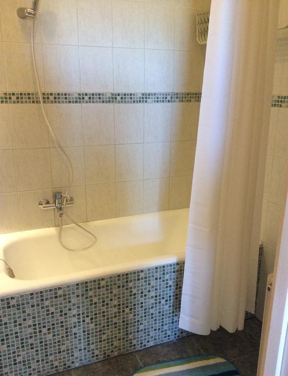 Comedy Apartment Budapest Værelse billede